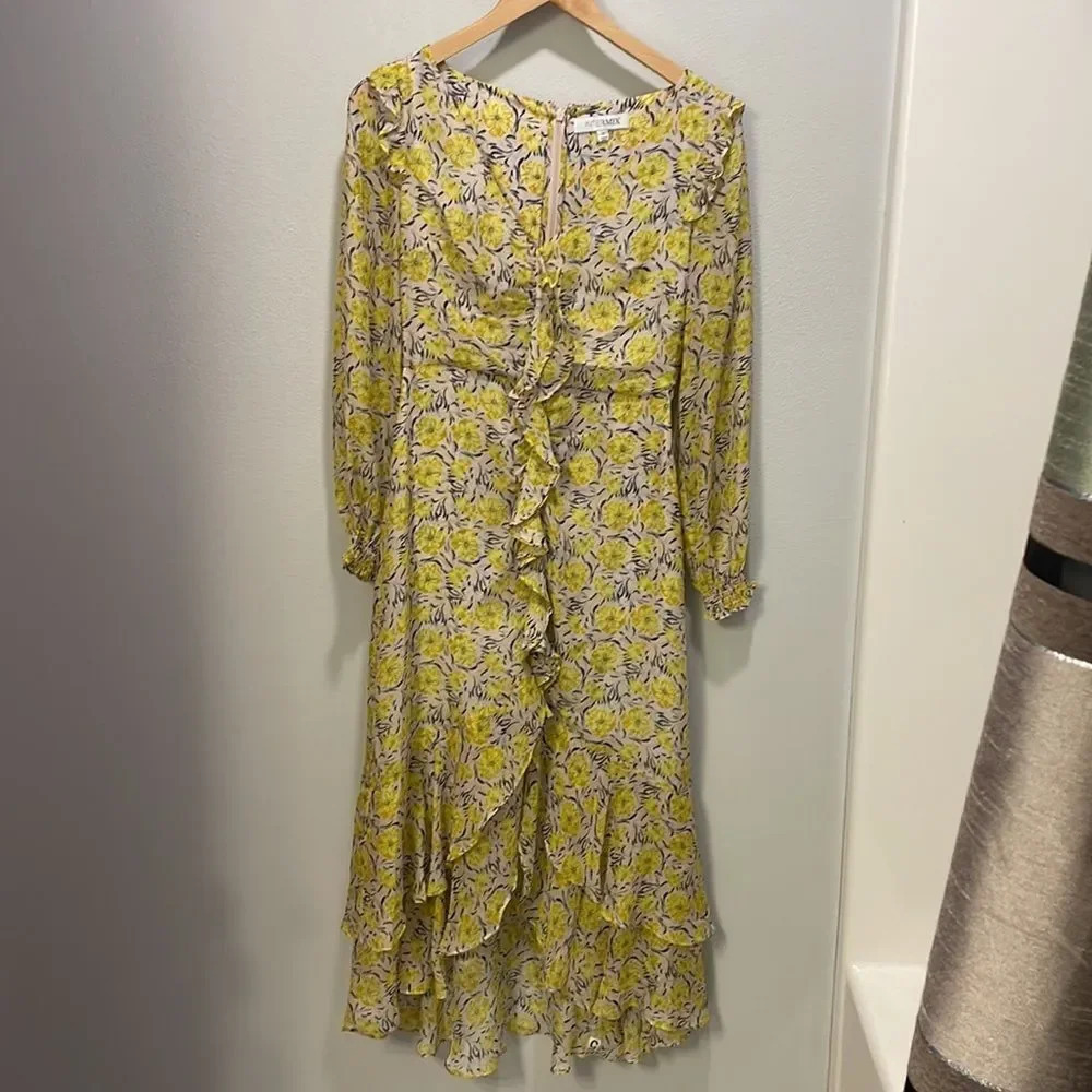 Intermix woman’s yellow flower long sleeve dress - Picture 2 of 11